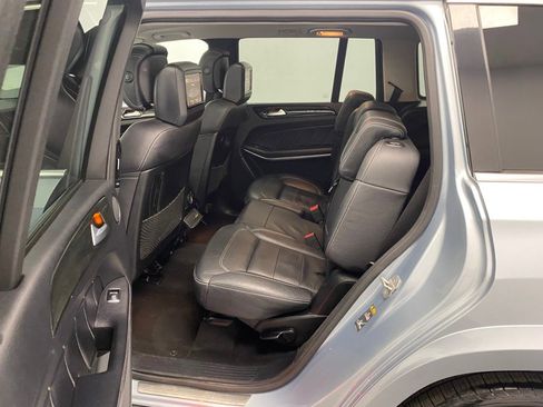 Used 2015 Mercedes-Benz GL 550 4MATIC image 36