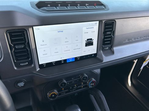 New 2025 Ford Bronco Badlands w/ Sasquatch Package AWD/4WD image 11