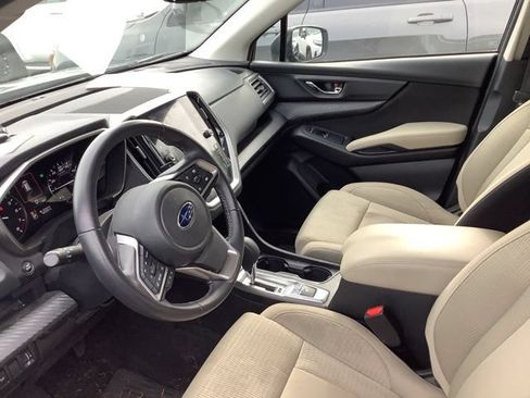 Used 2023 Subaru Ascent Premium w/ Convenience Package AWD/4WD image 2
