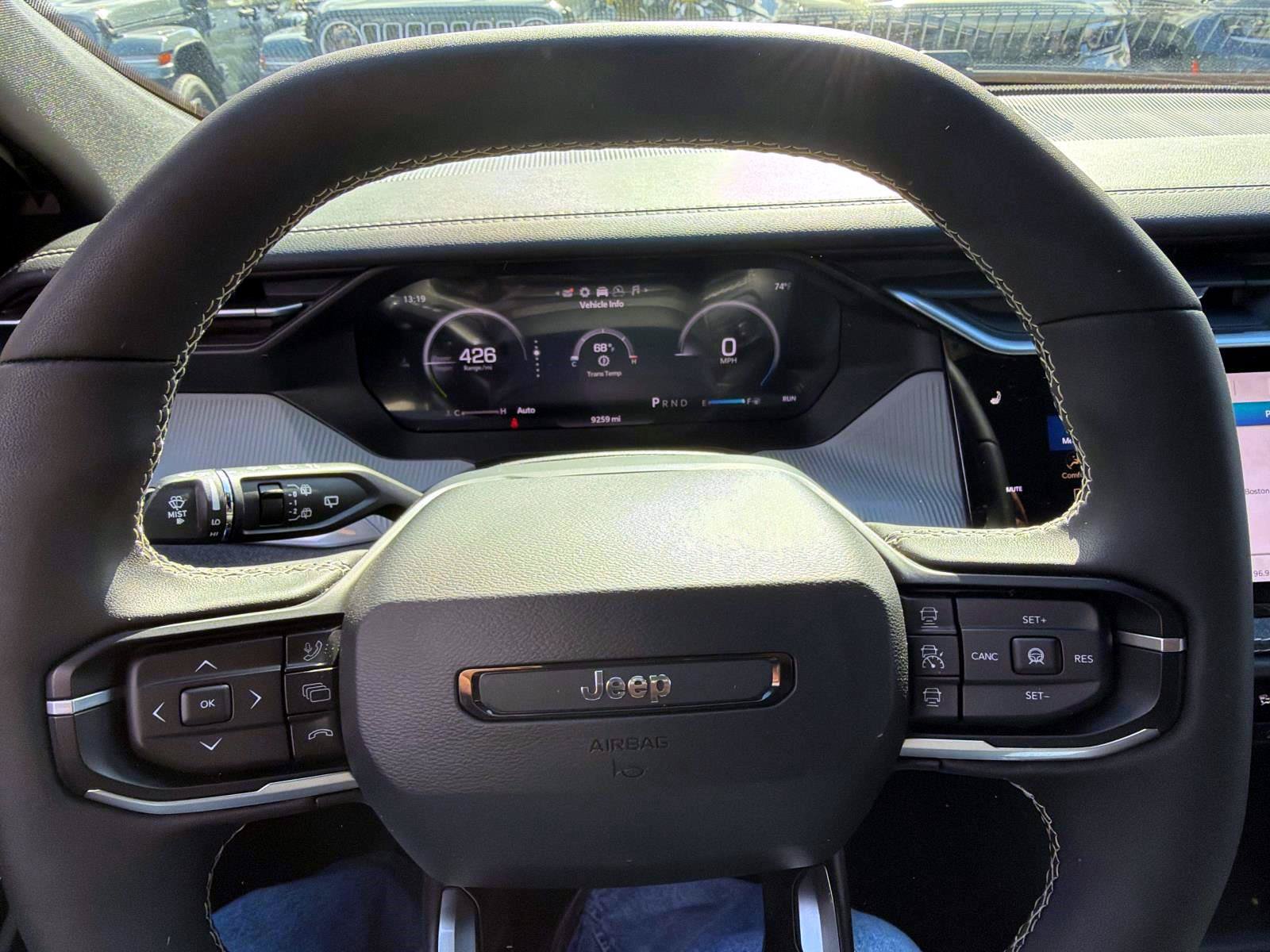 Used 2026 Jeep Cherokee Laredo AWD/4WD image 13