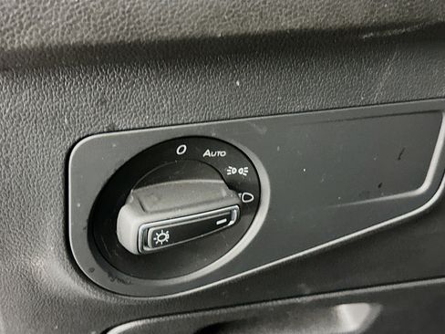 Used 2024 Volkswagen Tiguan SE R-Line image 17