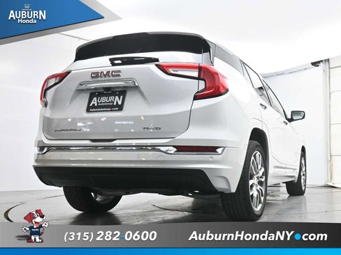 Used 2022 GMC Terrain Denali w/ Denali Premium Package AWD/4WD image 25