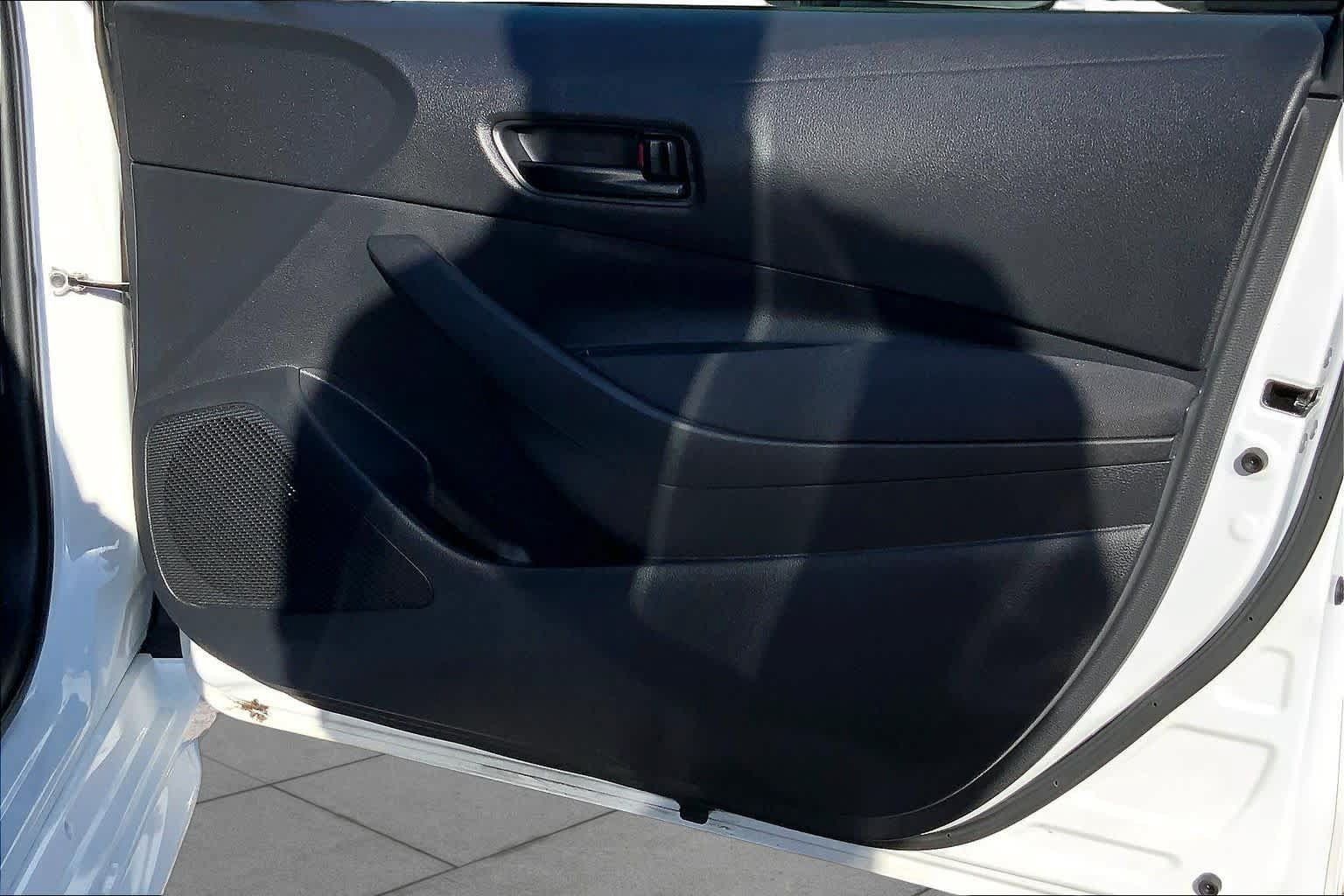 Used 2025 Toyota Corolla LE FWD image 22