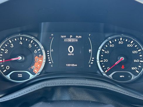 Used 2017 Jeep Renegade Sport w/ Power & Air Group FWD image 23