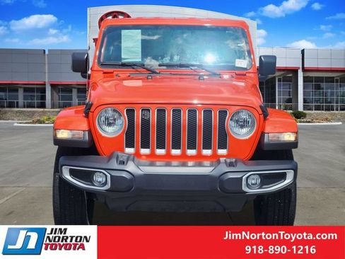 Used 2023 Jeep Wrangler Unlimited Sahara AWD/4WD image 2