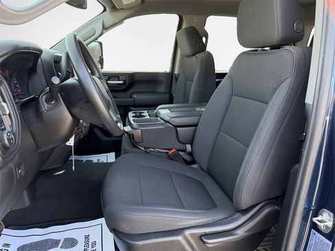 Used 2021 Chevrolet Silverado 2500 Custom w/ Custom Value Package image 12