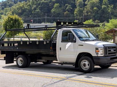 Used 2019 Ford E-450 and Econoline 450 Super Duty w/ Power Windows & Locks Group