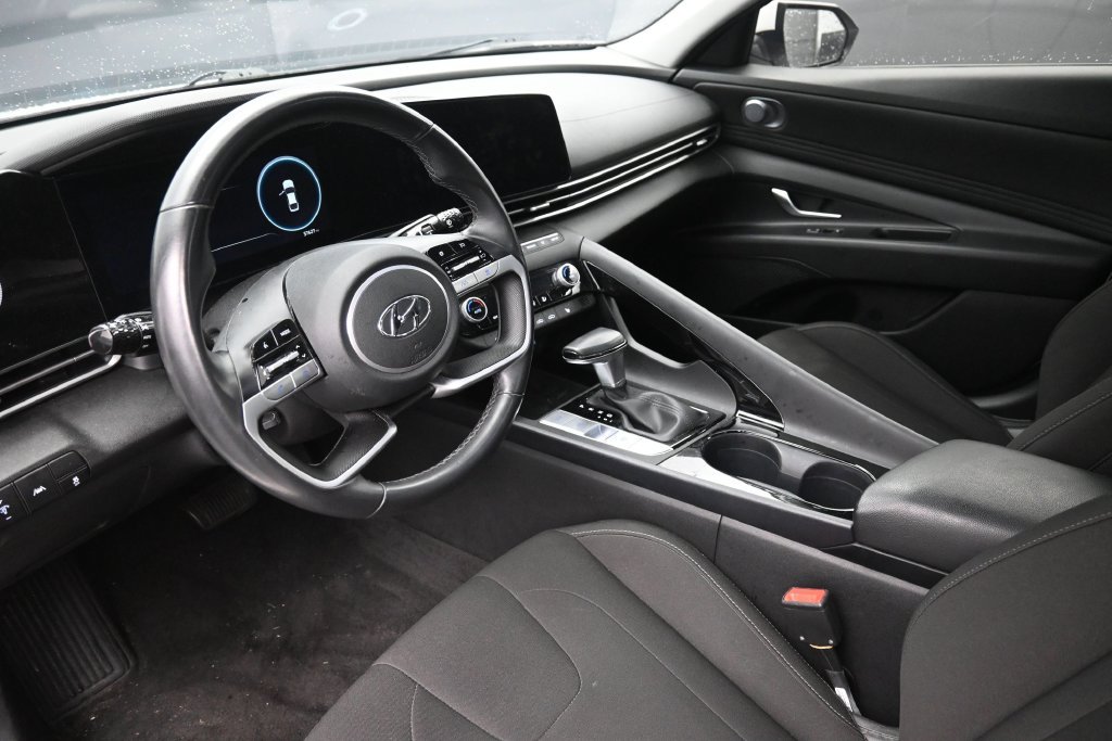Used 2023 Hyundai Elantra SEL w/ Convenience Package FWD image 21