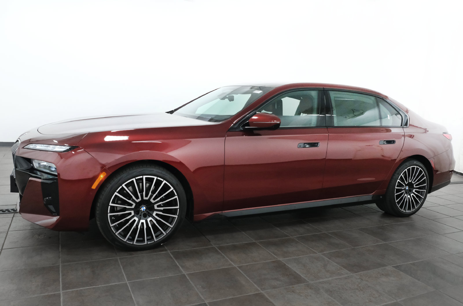New 2026 BMW 760i xDrive AWD/4WD image 3