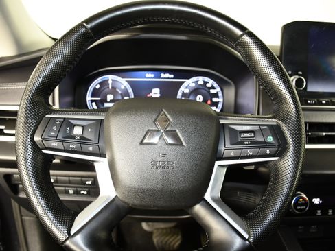Used 2025 Mitsubishi Outlander SE AWD/4WD image 19