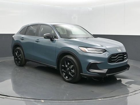 Certified 2025 Honda HR-V Sport image 3