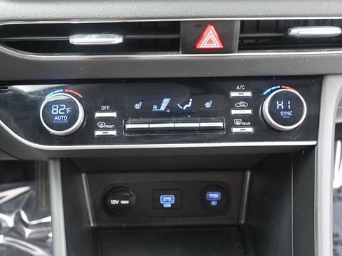 Used 2023 Hyundai Sonata SEL w/ Preferred Accessory Package FWD image 17
