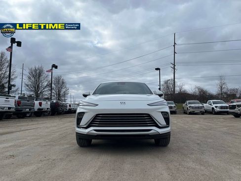 Used 2024 Buick Envista Preferred w/ Convenience I Package image 4