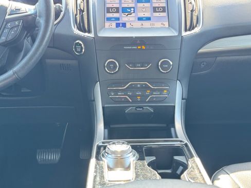 Used 2019 Ford Edge SEL w/ Equipment Group 201A FWD image 15