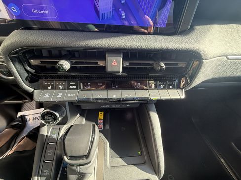 Certified 2024 Toyota Land Cruiser image 19