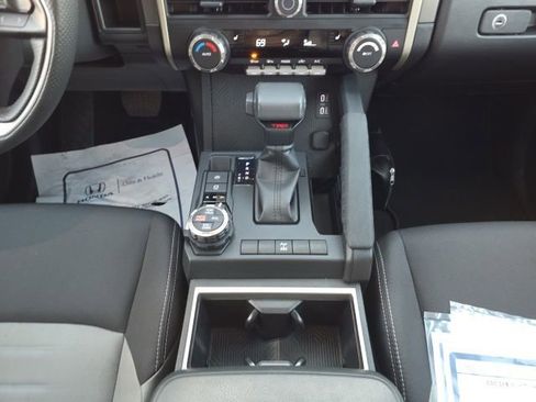 Used 2025 Toyota Tacoma TRD Off-Road image 19