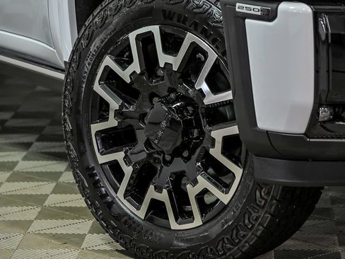 New 2026 GMC Sierra 2500 Denali Ultimate AWD/4WD image 3