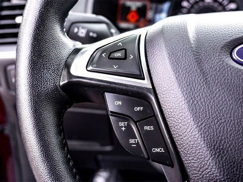 Used 2024 Ford Edge Titanium image 18