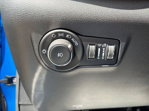 Used 2026 Jeep Compass Trailhawk w/ Sun, Sound & Navigation Group AWD/4WD image 14