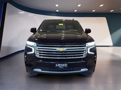 Used 2022 Chevrolet Suburban High Country image 2