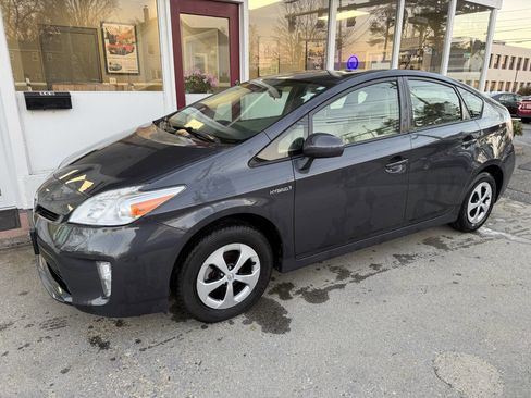 Used 2012 Toyota Prius Two image 3