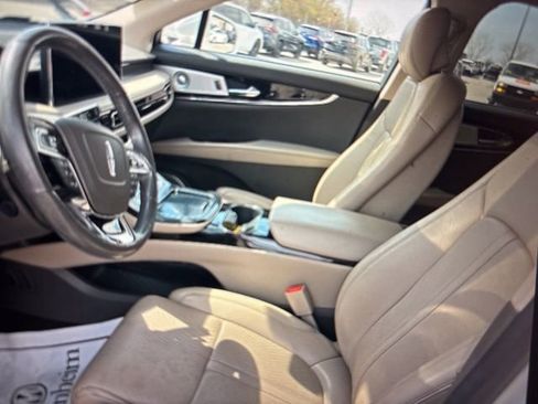 Used 2022 Lincoln Nautilus Reserve w/ Equipment Group 202A image 6