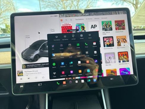 Used 2021 Tesla Model Y Long Range image 16