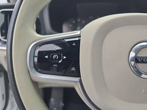 Used 2020 Volvo S60 T5 Momentum FWD image 23