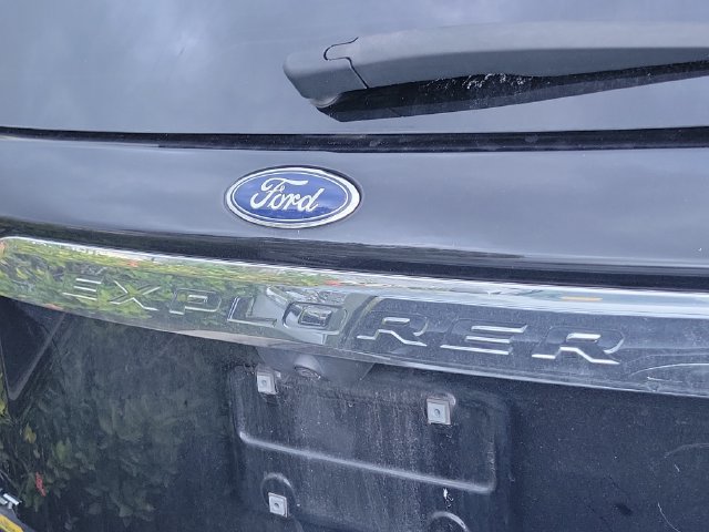 Used 2023 Ford Explorer XLT RWD image 5