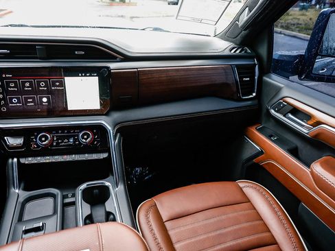 Used 2024 GMC Sierra 2500 Denali Ultimate w/ Max Trailering Package image 15