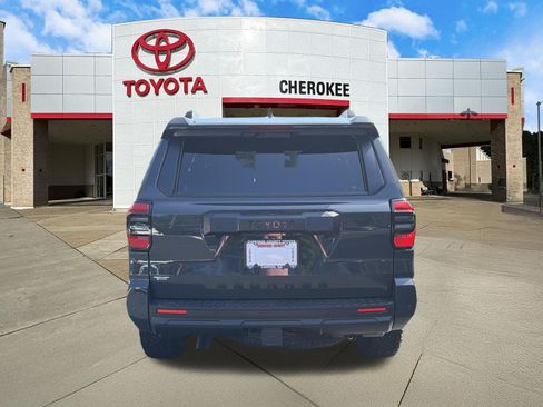 Used 2025 Toyota 4Runner TRD Off-Road Premium AWD/4WD image 6
