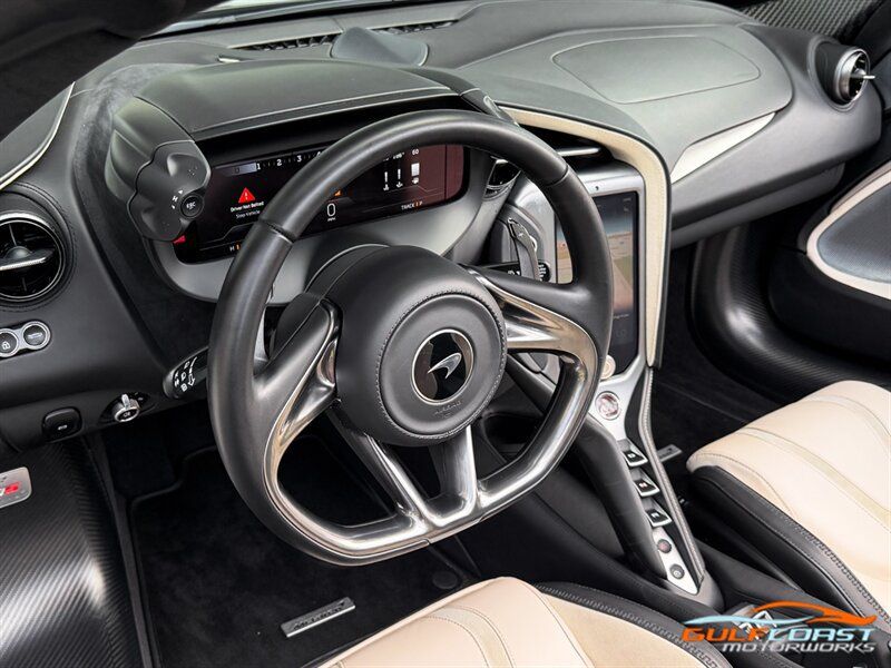 Used 2024 McLaren 750S Spider RWD image 28