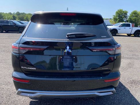 New 2025 Mitsubishi Outlander AWD image 4