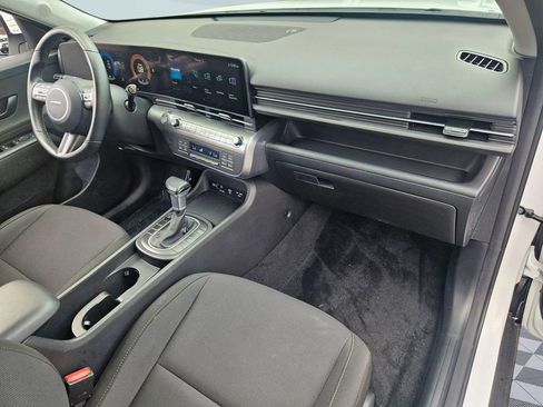 Certified 2025 Hyundai Kona SEL image 30