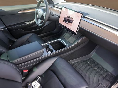 Used 2023 Tesla Model 3 Standard Range RWD image 25