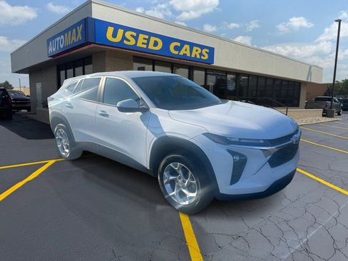 Used 2024 Chevrolet Trax LS w/ LS Convenience Package FWD image 4