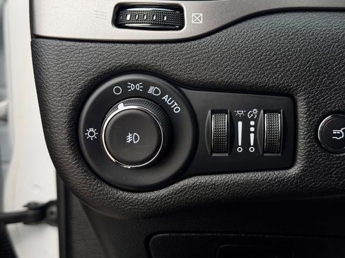 Used 2022 Jeep Cherokee Latitude Lux image 22