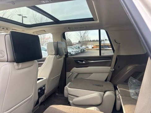 Used 2021 GMC Yukon Denali w/ Denali Premium Package image 10