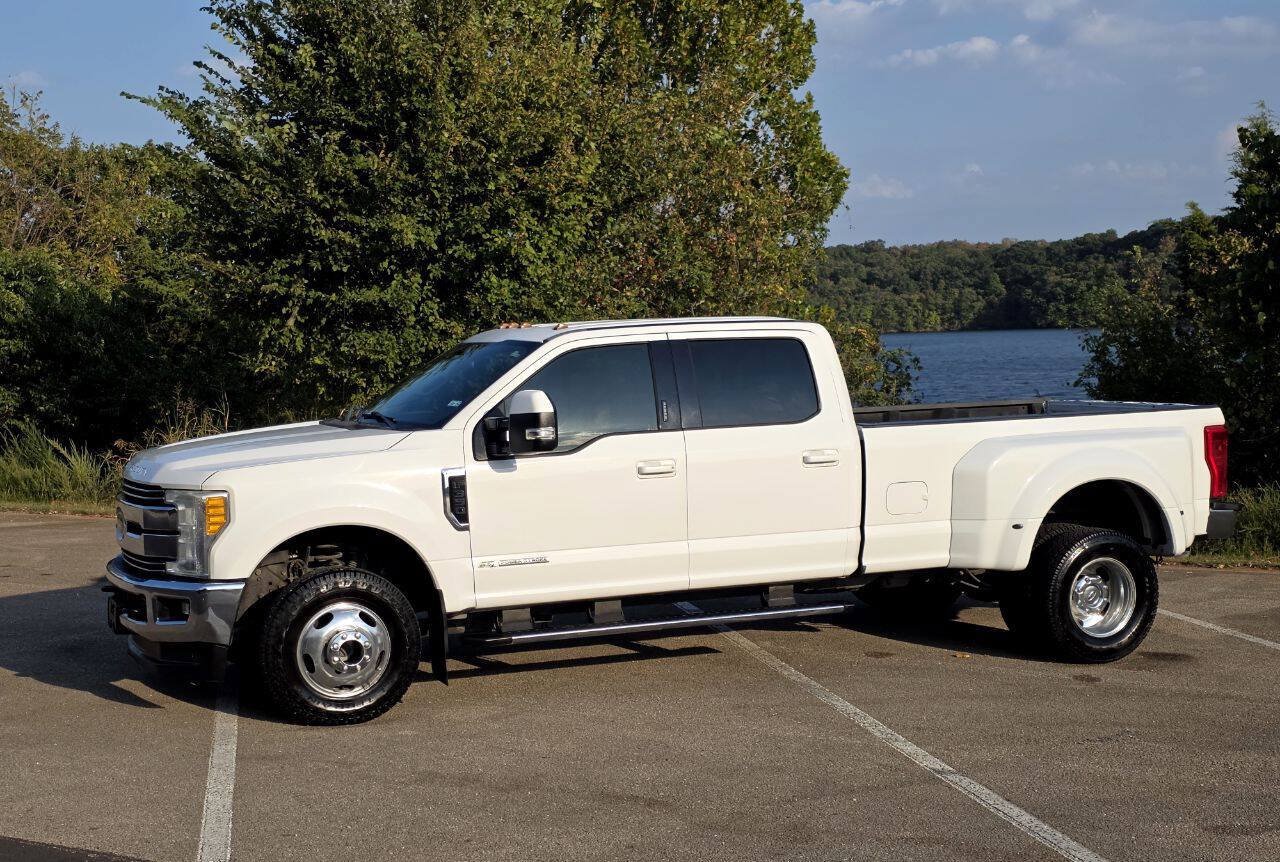 Used 2017 Ford F350 Lariat AWD/4WD image 5