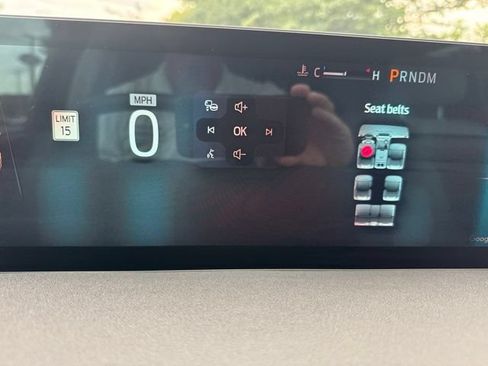 Used 2025 Ford Expedition Platinum w/ Driver's Package AWD/4WD image 16