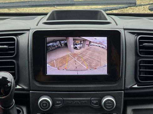 Used 2025 RAM ProMaster 2500 w/ Convenience Group image 25