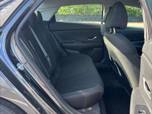 Used 2023 Hyundai Elantra SEL w/ Cargo Package FWD image 18