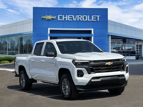 Used 2026 Chevrolet Colorado LT w/ LT Convenience Package AWD/4WD image 6