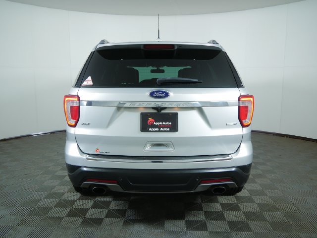 Certified 2018 Ford Explorer XLT w/ Equipment Group 202A AWD/4WD image 8