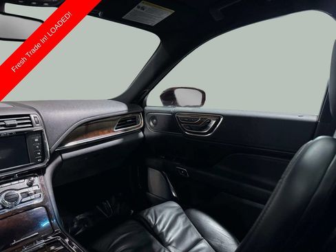 Used 2018 Lincoln Continental Reserve AWD/4WD image 23