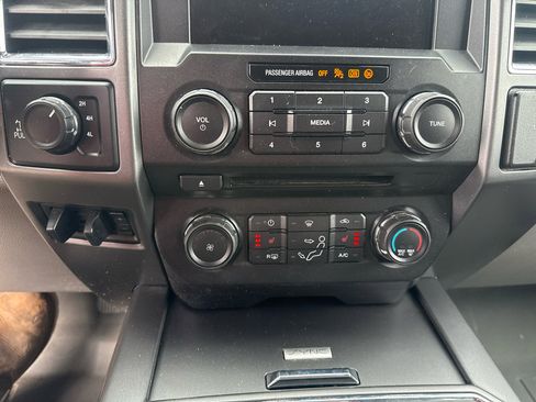 Used 2018 Ford F250 XLT w/ XLT Premium Package AWD/4WD image 14