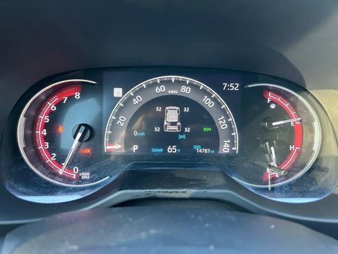 Used 2024 Toyota RAV4 XLE w/ Convenience Package FWD image 23