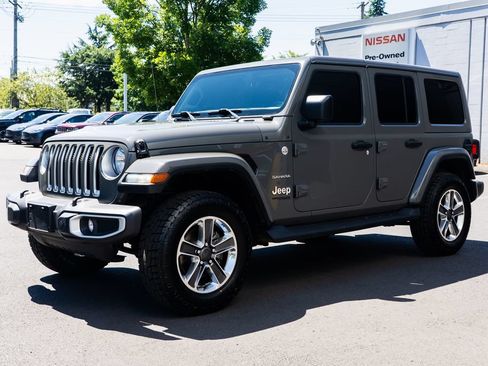 Used 2021 Jeep Wrangler Unlimited Sahara w/ Uconnect 4C Nav & Sound Group AWD/4WD image 3