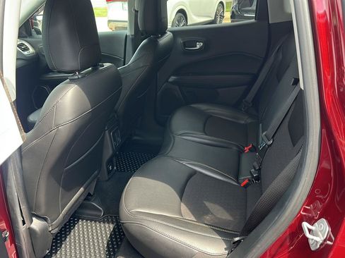 Used 2020 Jeep Compass Latitude w/ Cold Weather Group AWD/4WD image 15