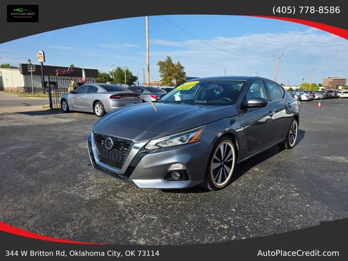 Used 2020 Nissan Altima 2.5 SL FWD image 1
